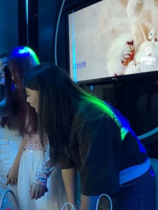 请来到KTV对抗路#梓渝 #萤火星球 #ktv #对抗路 #气氛组就位