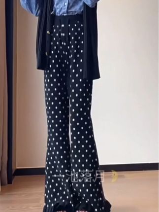 冬款针织微喇叭裤,少女的最爱#小众穿搭分享 #显高显瘦 #女装搭配 #韩系简约穿搭 #时髦穿搭