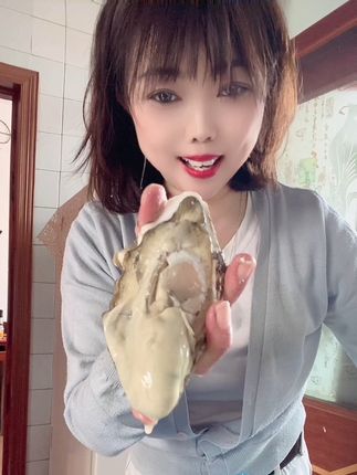 乳山生蚝白胖胖的大肚子肉质肥美鲜嫩多汁好吃不贵经济实惠 #美食 #抖音美食推荐官 #乳山生蚝 #吃货 #好吃到停不下来