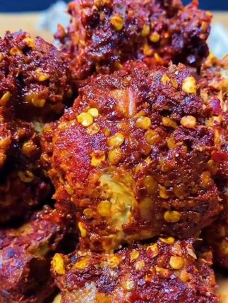 老乡们,湖南这款香辣豆腐乳,30年老师傅手工制作,土坛发酵的无油腐乳,又下饭又好吃!#腐乳 #豆腐乳 #香辣豆腐乳 #美食 #下饭神器