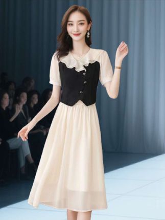 时尚气质减龄显瘦套装#日常穿搭 #气质女神穿搭 #夏日裙子配鞋子的穿搭公式#我的日常穿搭合集 #美不美你说了算