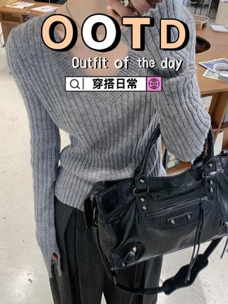 纸片人慵懒感坑条针织衫女V领显瘦长袖上衣#慵懒风穿搭 #温柔穿搭 #欧韩穿搭 #毛衣穿搭