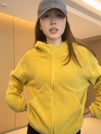 SPLAN 秋冬摇粒绒连帽保暖运动上装外套#摇粒绒外套 #秋冬穿搭 #保暖不臃肿 #休闲减龄穿搭 #暖fufu的冬日ootd