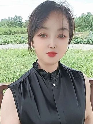 六七年的我,跌跌撞撞也过大半生,尝尽了酸甜苦辣,希望日子慢慢越来越好,感恩遇见每一位朋友