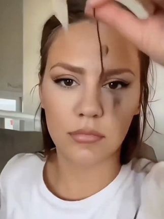 姐妹们,这个小贴贴简直是绝了,一贴一提轻松打造紧致小v脸!#小V脸#提拉紧致肌肤 #法令纹#全脸提升