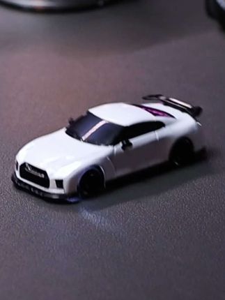 我看哪个男孩子能拒绝这样一台这么帅的漂移遥控车#GTR  #RC #遥控车 #男生减速带 #漂移车