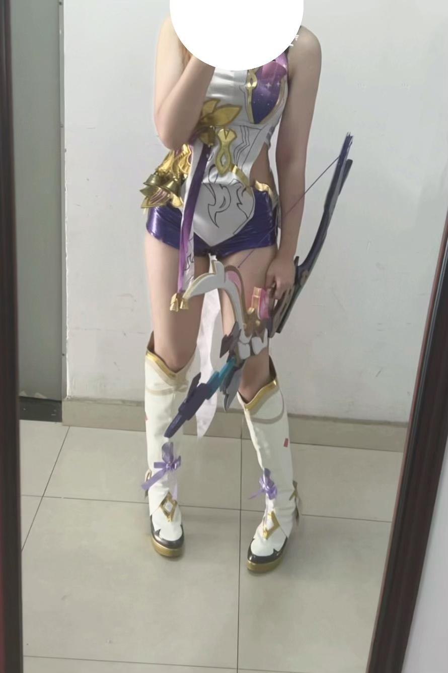 试衣一下。其实有一堆配件没搞清楚怎么穿……下周末去拍#崩坏三 #试衣 #爱莉希雅