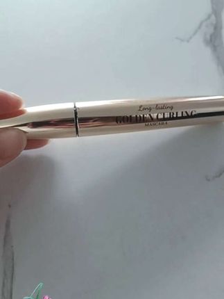 推荐一款特别好用的睫毛膏,橱窗里有
