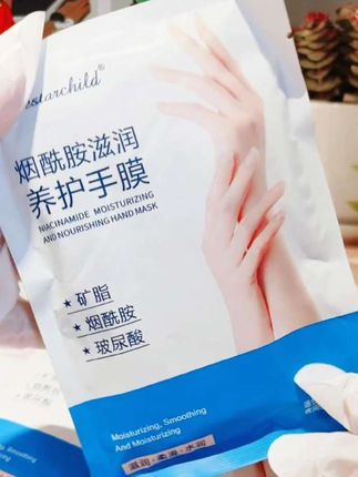#凡士林手膜#手部护理 #自用好物分享 #秋冬必备#护手 @抖加🔥上热门🔥dou+🔥热点宝 @DOU+上热门