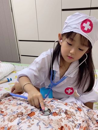 哈哈哈~真后悔没早点给她入手这套过家家角色扮演玩具.一玩一个不吱声!动画片都不香了#角色扮演玩具 #过家家#过家家玩具