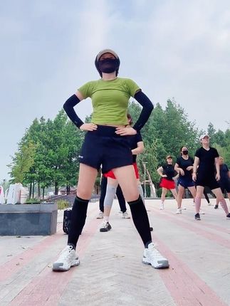每天早上6.00到7.00,一小时,满足一天的好心情!一起来打卡吧!#燃脂爆汗 #我࿆要࿆上࿆热࿆们࿆ #打卡打卡