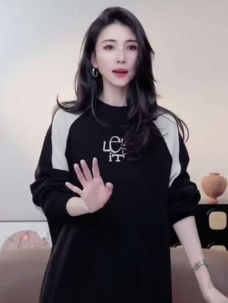 小乖逃X设计师黑色卫衣字母LT保暖长袖LE圆领撞色秋冬休闲88256
