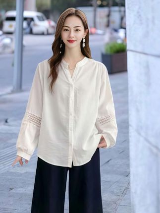 #早秋穿搭 #减龄显瘦穿搭 #穿出自信穿出美丽 #宽松版型 #衬衫穿搭 @D0U十小助手
