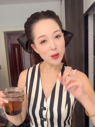 三天两头不额的,喜欢大吃大喝,又怕有负担的,咱们一天一包轻润茶,轻轻松松一大堆,没有负担#结果出乎意料 #结果万万没想到
