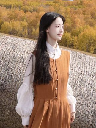 终于看到了大兴安岭的秋天🍂 #记录秋天的色彩 #呼伦贝尔 #我逢人就说这里的秋天美极了 #秋日户外就穿琥珀系 #这个秋天被琥珀系治愈了