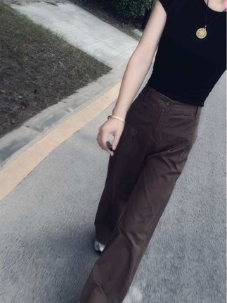 只有裤型,没有腿型的一款#春秋穿搭 #阔腿裤下的腿 #休闲裤穿搭 #牛仔裤穿搭 #显高显瘦显腿长