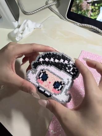 #拼豆 #molly #molly拼豆 #格利特 #亮晶晶拼豆
图纸@CHOCO(染上拼豆版)