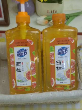 洗碗神器登场!趣渍力西柚洗洁精,食品级小苏打加持,去油猛、不伤手,西柚香气超好闻,洗碗再也不犯愁~