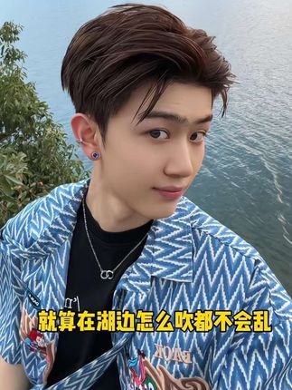 做发型用#usvthy金刚啫喱,不怕塌不怕乱,真的太帅了!#男生发型重要性 #少年感 #帅哥