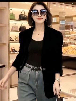 黑色丝绒西装外套#时尚气质穿搭 #时髦穿搭 #穿出自信穿出美丽 #早秋穿搭三分钟出门不是梦