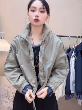 #好物推荐🔥 #爆款热卖中 设计感格子拼接短外套女欧洲站2025年早秋新款时尚百搭显瘦上衣潮#好看的衣服都在这里 #外套穿搭 #上热门🔥