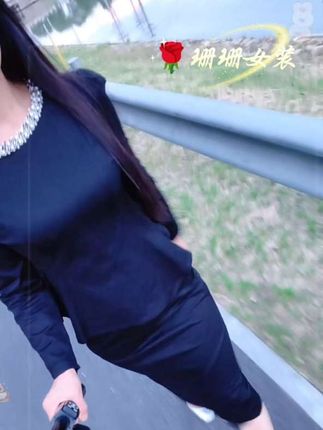 #套裙 小香风是永远的经典, 自信出场,即是主场, 可以hold住任何场合, 气质与高级感,时刻在线!