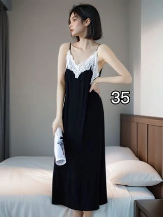 带胸垫的,前面蕾丝的拼接,不会扎肉,整件面料很柔软,穿上身酷飒又纯欲,超有氛围感。#睡裙 #睡裙家居服 #遮肉显瘦 #遮肉显瘦遮肉减龄 #贴身衣物