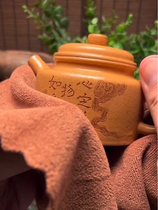 原矿黄金段泥 德钟壶 容量190cc 泥料质感极佳 刻绘祥云#紫砂壶 #茶生活 #中秋节手工