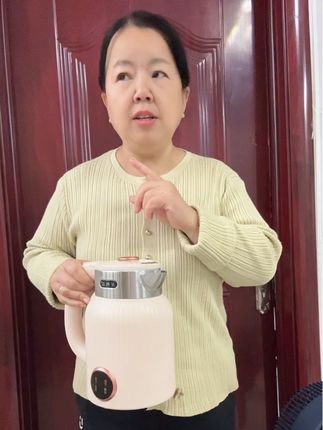 高颜值恒温电热水壶,让你随时随地喝到温开水#万利达电热水壶 #恒温电热水壶
