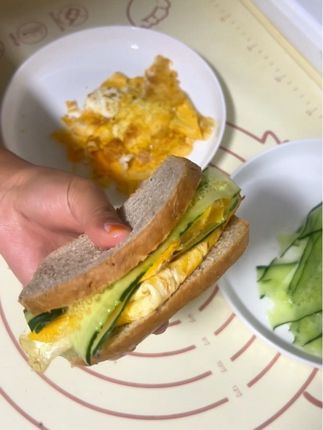 吃了一个星期多才敢来推荐,饱腹感绝了#奇亚籽黑全麦面包