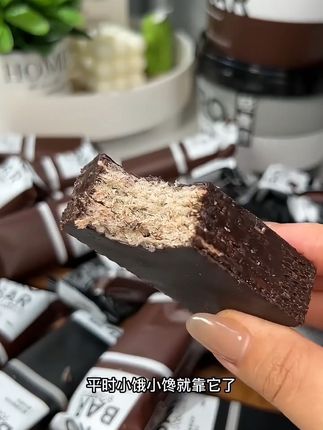 上班嘴馋下午饿了,可以来两根这个不加蔗糖的蛋白威化,酥酥脆脆好吃不长肉!#减脂好物 #抖音美食创作者 #强烈推荐