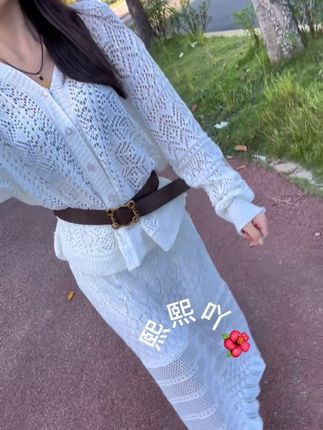 “我解释个锤子我解释、你爱信谁信谁是眼虾还是 耳 隆、不能真的认识我就马不停蹄的滚吧,别人说的流言 蜚语你听着倒是挺上头。”#今日穿搭#温柔穿搭#随意穿搭