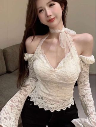 #小性感 #蕾丝衫 蕾丝辣妹小香风打底衫显瘦上衣喇叭袖法式修身#小香风上衣 #喇叭袖上衣 #辣妹