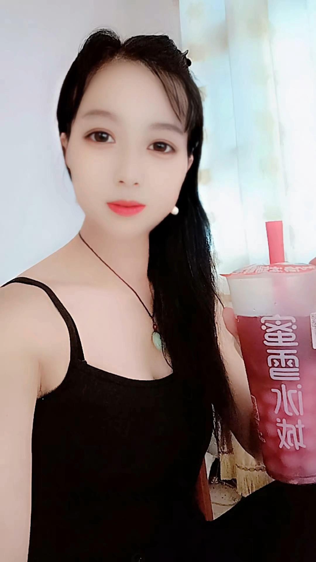 人生就是要好好爱自己,才会成就更好的自己#抖音推广 #蜜雪冰城 #我要上热们 #来喽 #给自己一个微笑😊让心情豁然开朗