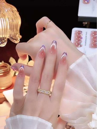 #自己在家做美甲 #超好看的美甲美出高级感 #显白美甲 #新做的指甲盖子真好看 #创作者扶持计划