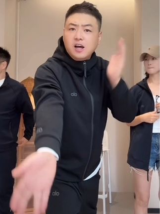 空气层棉两件套,保暖透气轻便,关键价格100多一套,真划算#强烈推荐 #阳光帅气 #情侣装穿搭 #张公子 #两件套穿搭