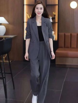 春秋大码灰色套装西装 女胖mm新款显瘦高级 感西服 外套阔腿裤两件套#西装阔腿裤 #套装 #春秋穿搭 @巨量千川