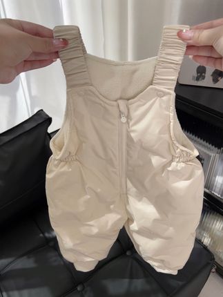 加绒加厚的羽绒裤,三防面料好打理#高品质童装 #冬季搭配 #保暖穿搭 #宝妈推荐