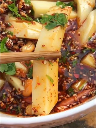 贵州人的夏天,怎么能少得下这一碗豌豆凉粉呢,#豌豆凉粉#贵州美食 #戒不掉的贵州味道 #夏天必备#大暑消夏开吃啦