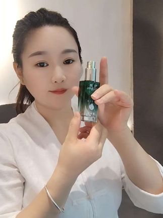 #镜头下的我 天气热,爱出汗,身上有股汗臭味,试试这个与泉净味露,喷上一股淡淡的清香味,做个香香的女人!!#净味露