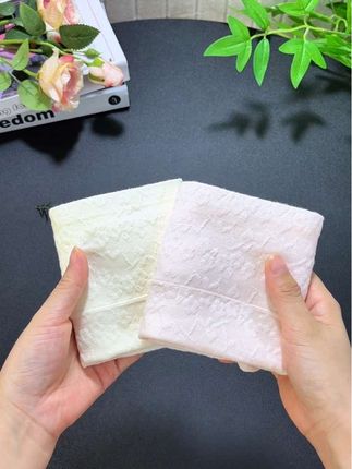 秋日云感棉女士内裤,穿了就爱上 云感棉面料柔软细腻,贴肤像裹着云朵。高腰版型超友好,弹力足不紧绷,还不夹臀不卡裆。性价比超高,换季换内裤,姐妹闭眼入! #面料舒适透气 #女士内裤 #超便宜超划算#内裤
