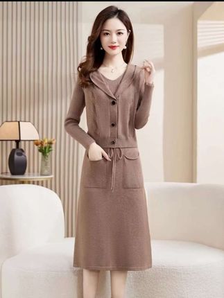 今年流行连衣裙2025女装新款洋气质过膝毛衣秋冬季洋气两件套裙子#连衣裙#两件套#时尚感穿搭#秋冬爆款