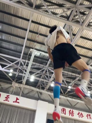 拿三条A 通杀牌 打东南西北中发白#羽毛球🏸#排球🏐#转场
