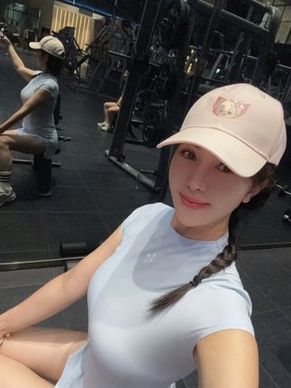 雕刻自己是会上瘾的#健身 #爆汗 #力量 #女性力量