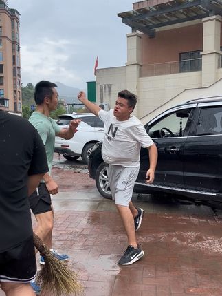 #没见过这么嚣张的人 开车的欺负老实人 结果!#防身术