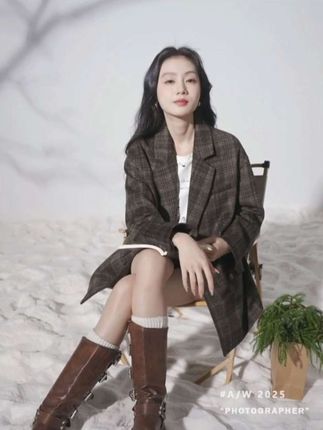 三彩2025冬季新款格纹毛呢外套复古双排扣中长宽松直筒呢大衣#三彩品牌女装#官方正品#新款毛呢外套女#格纹毛呢外套女#直筒呢大衣女