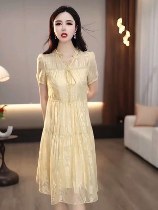 时尚气质减龄连衣裙,面料柔软舒适,时尚潮流女装