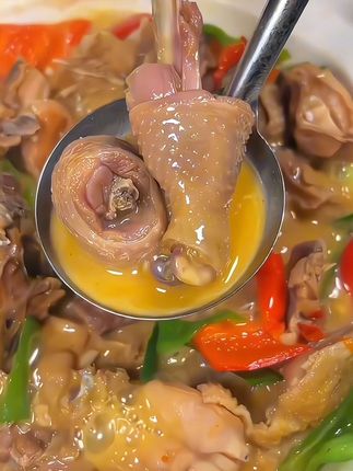 湖北特色风干鸡,肉质紧实有嚼劲,口感咸香,清蒸爆炒煲汤都好吃了!#风干鸡 #湖北特产 #地方特色美食 #下饭菜