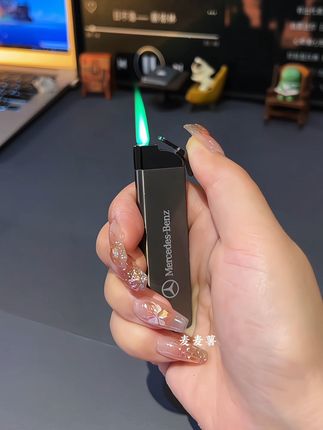 高级感小巧超薄私人订制刻字创意绿焰防风打火机 #礼物推荐 #情侣礼物 #创意打火机