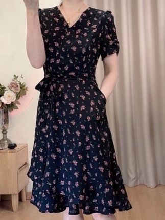 小个子V领气质收腰显瘦时尚印花女装清凉连衣裙碎花泡泡袖#微胖女生穿搭教学#v领连衣裙 #收腰 #显瘦 #连衣裙